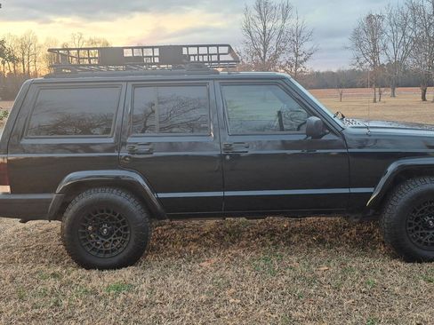 Used 2000 Jeep Cherokee Sport image 4