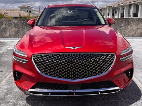 Used 2025 Genesis GV70 2.5T w/ Select Package image 2