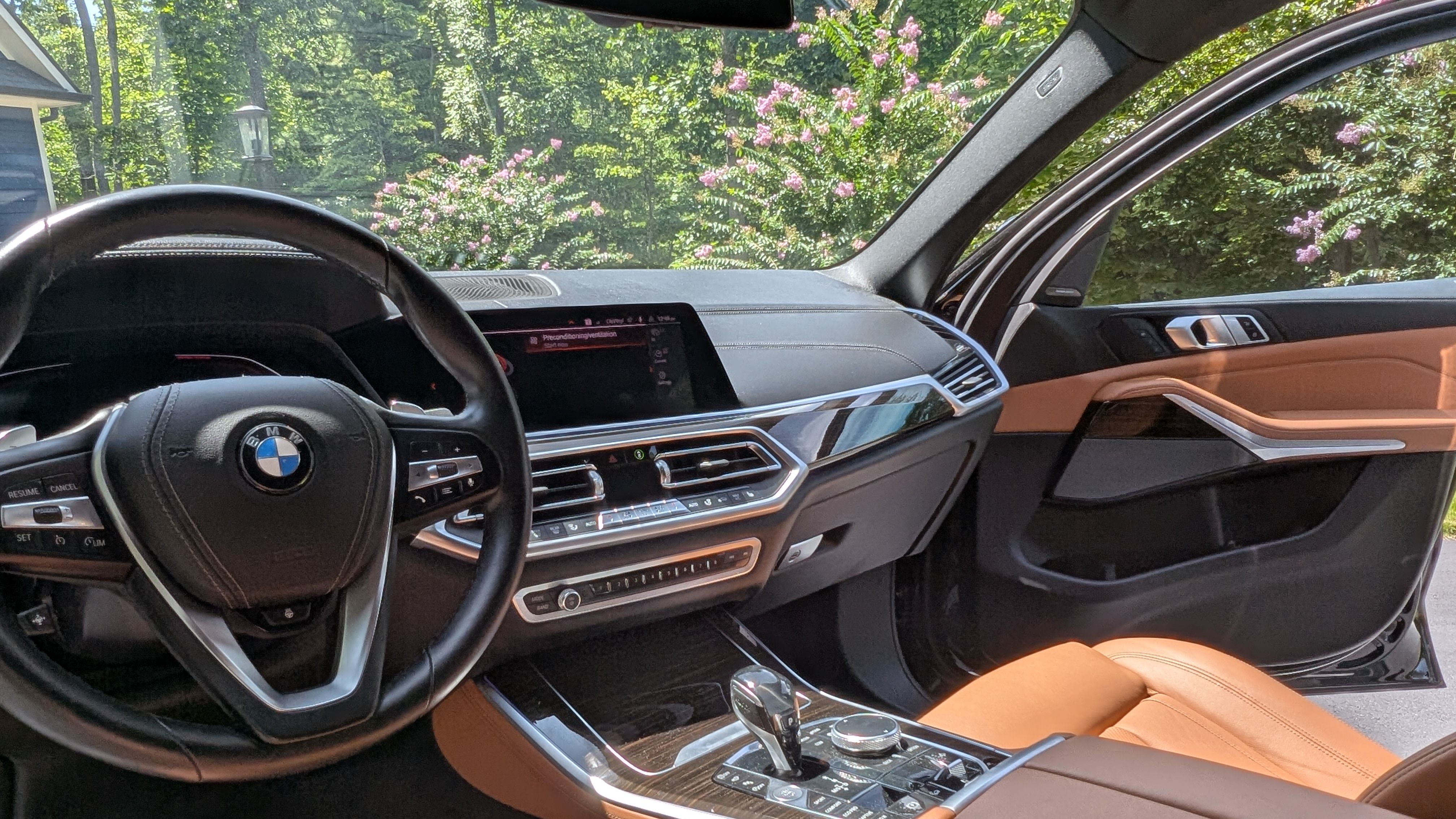 Used 2019 BMW X5 xDrive50i w/ Premium Package 2 AWD/4WD image 8