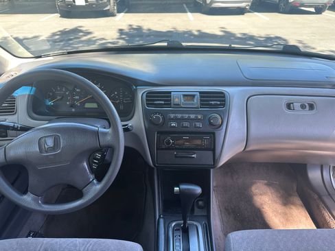 Used 2001 Honda Accord LX image 6