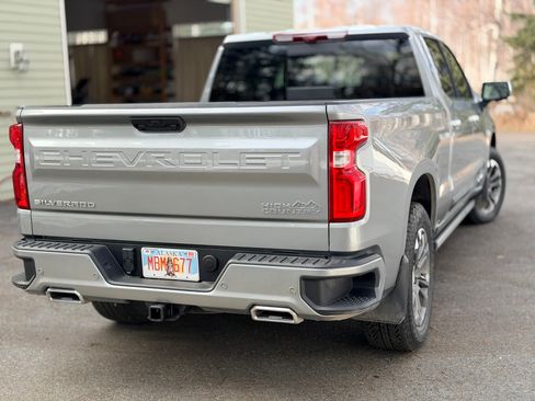 Used 2026 Chevrolet Silverado 1500 High Country w/ Technology Package AWD/4WD image 4