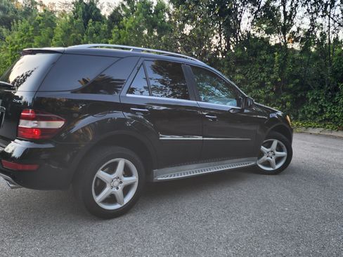 Used 2010 Mercedes-Benz ML 550 4MATIC image 6