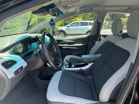 Used 2019 Chevrolet Bolt LT FWD image 6