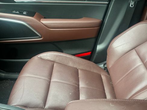 Used 2024 Kia Telluride EX w/ EX Captain's Chair Package FWD image 20