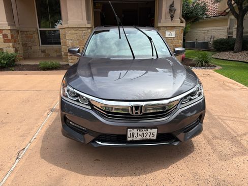 Used 2017 Honda Accord EX image 2