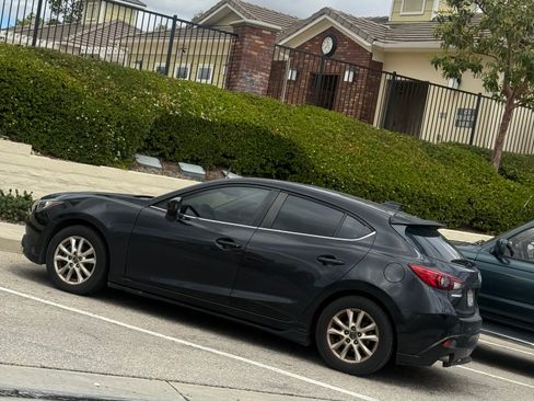 Used 2016 MAZDA MAZDA3 i Touring w/ Appearance Package image 1