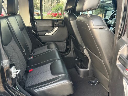Used 2013 Jeep Wrangler Unlimited Sport image 13