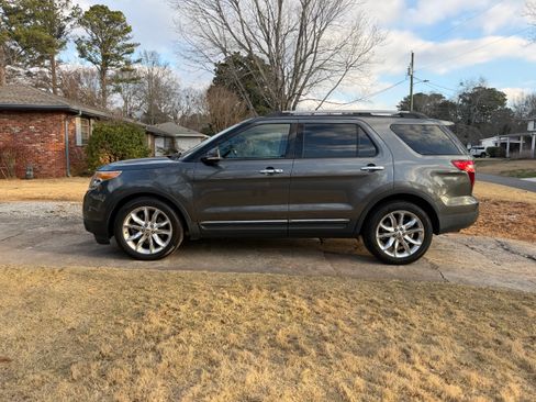 Used 2015 Ford Explorer Limited w/ Equipment Group 302A image 2