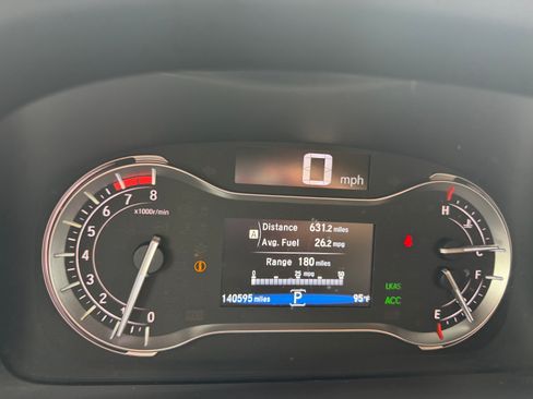 Used 2017 Honda Pilot Touring image 7