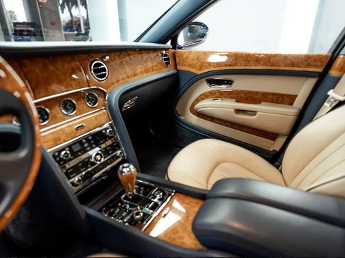 Used 2011 Bentley Mulsanne RWD image 11