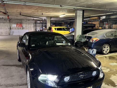 Used 2014 Ford Mustang GT Premium image 2