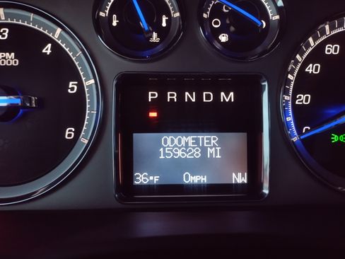 Used 2013 Cadillac Escalade ESV Premium image 9