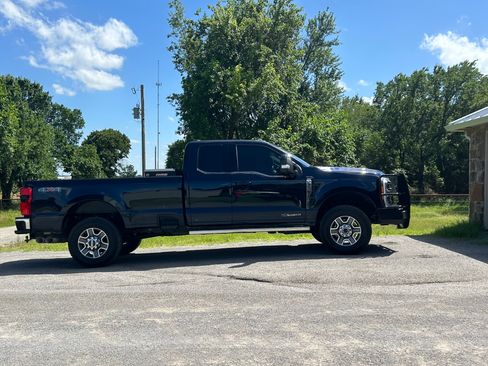 Used 2023 Ford F350 Lariat AWD/4WD image 6