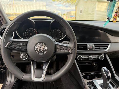 Used 2021 Alfa Romeo Giulia Ti w/ Nero Edizione image 8