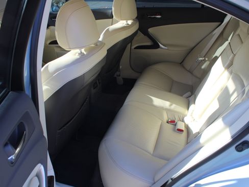 Used 2011 Lexus IS 250 w/ Premium Pkg Value Edition image 21