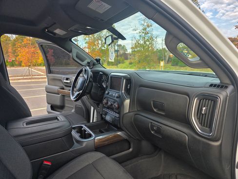 Used 2022 Chevrolet Silverado 2500 LT w/ Convenience Package image 12