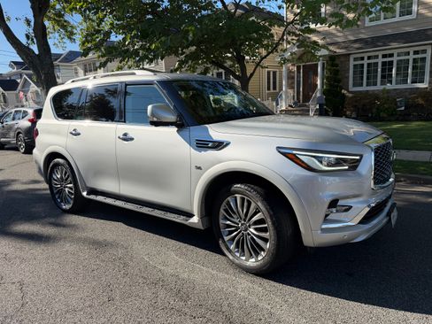 Used 2018 INFINITI QX80 4WD w/ Driver Assistance Package image 11