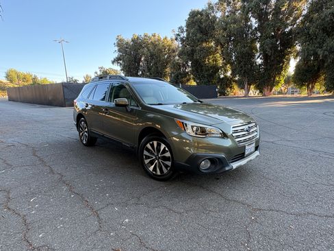 Used 2016 Subaru Outback 2.5i Limited AWD/4WD image 5