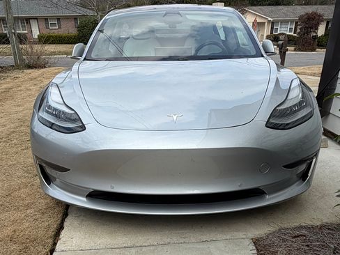 Used 2018 Tesla Model 3 Performance image 1