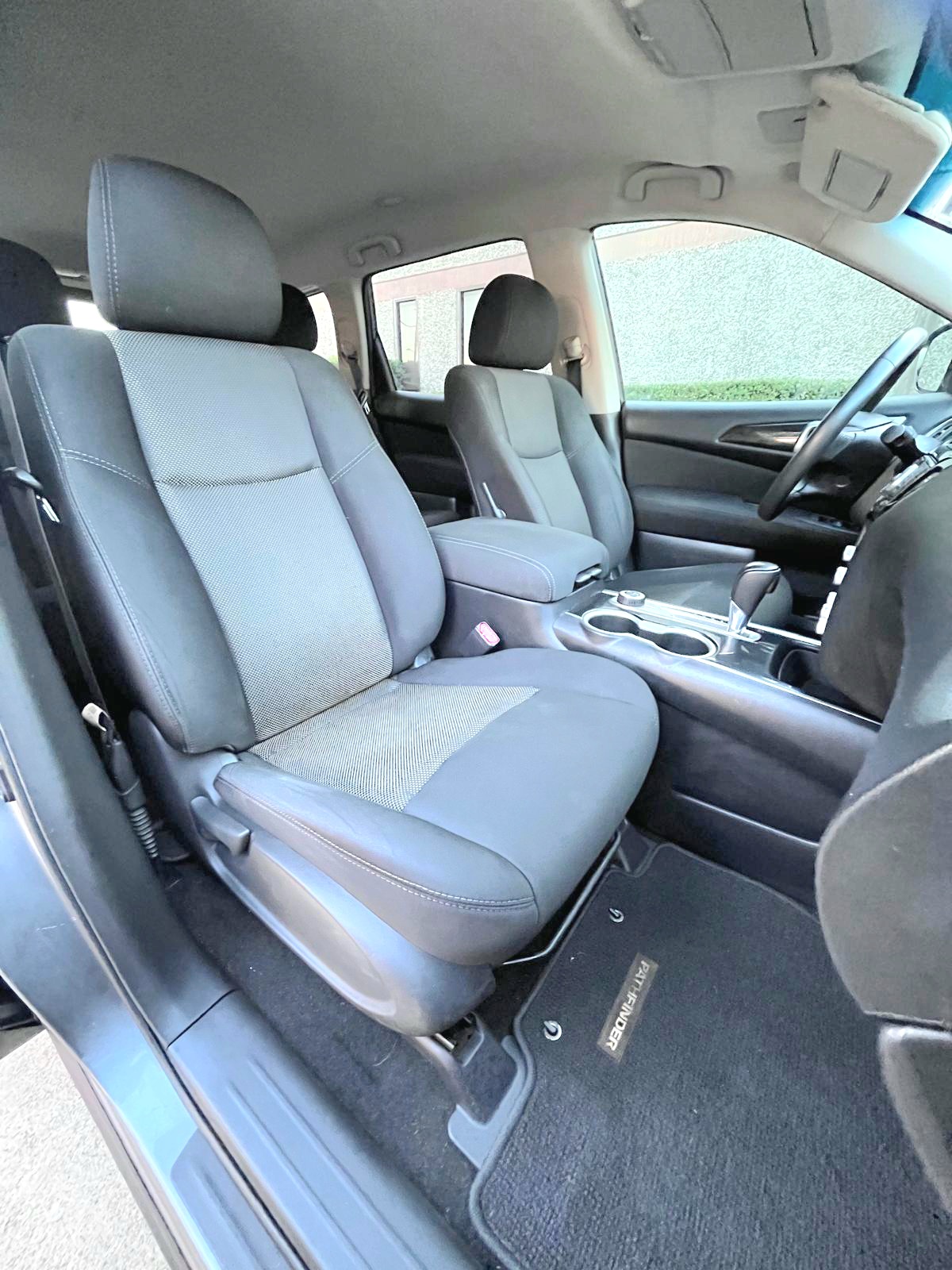 Used 2017 Nissan Pathfinder SV AWD/4WD image 20