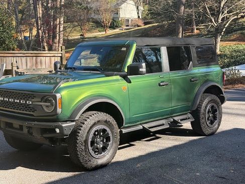Used 2022 Ford Bronco Badlands image 9