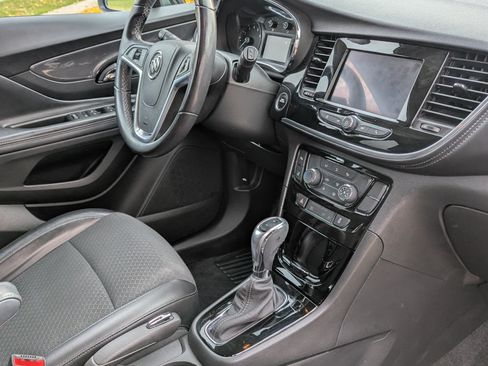 Used 2022 Buick Encore Preferred w/ Safety Package II image 8