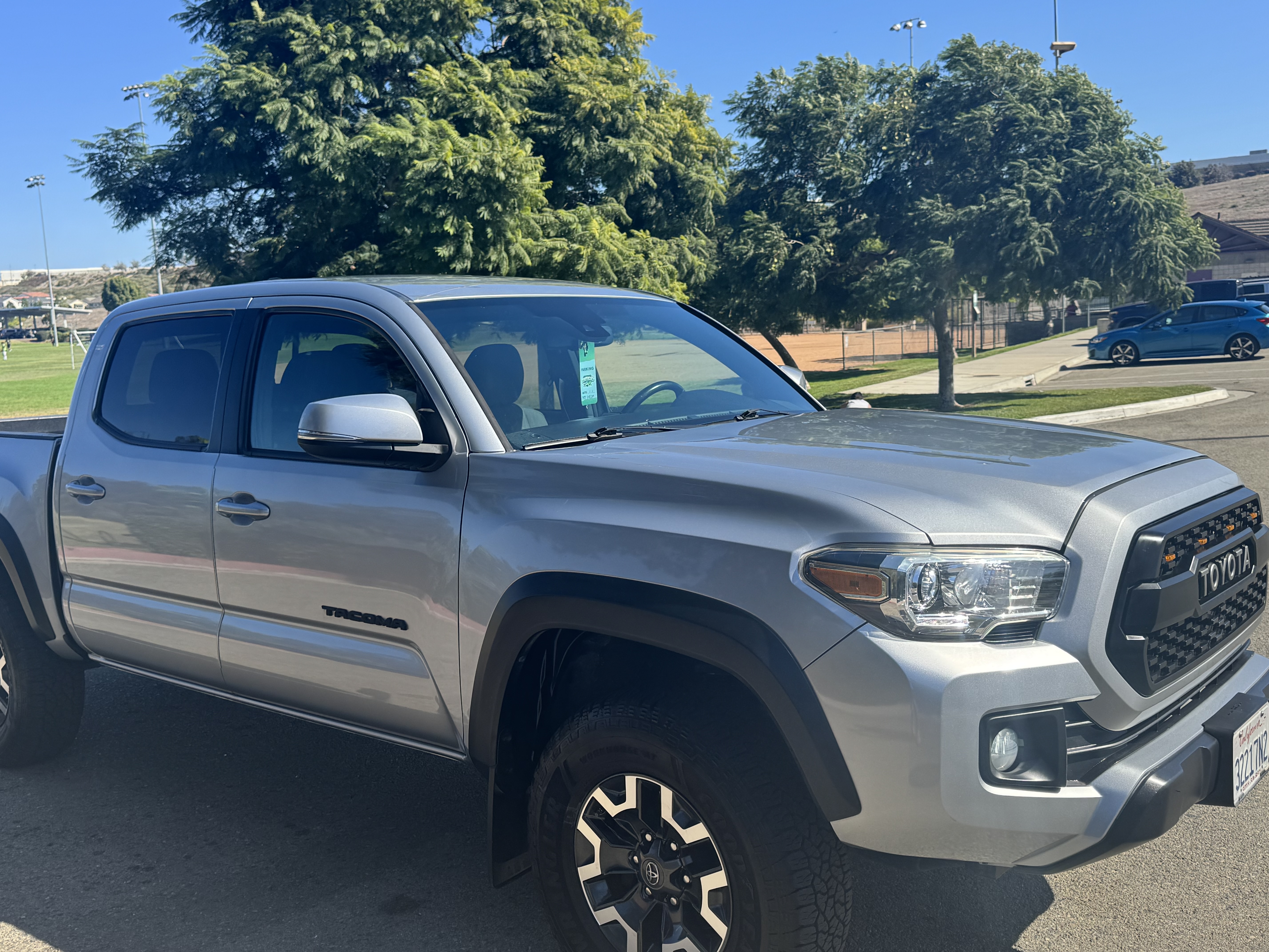 Used 2018 Toyota Tacoma TRD Off-Road w/ Technology Package AWD/4WD image 4