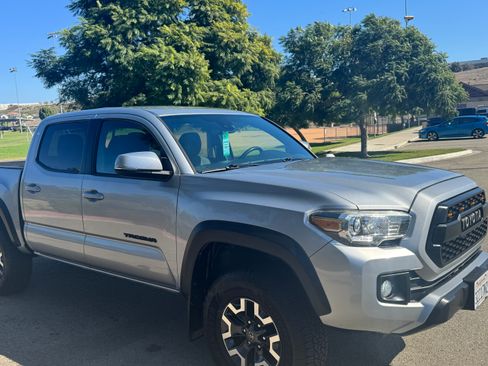 Used 2018 Toyota Tacoma TRD Off-Road image 4