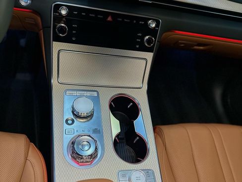 Used 2025 Genesis GV80 2.5T Advanced image 15