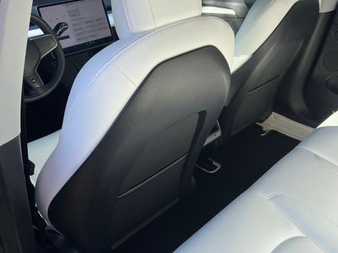 Used 2021 Tesla Model 3 Standard Range Plus image 8