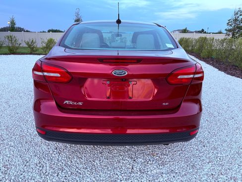 Used 2017 Ford Focus SE image 6