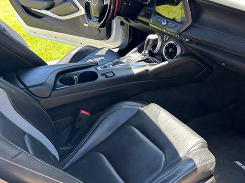 Used 2019 Chevrolet Camaro SS image 6