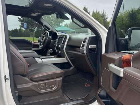 Used 2016 Ford F150 King Ranch w/ Equipment Group 601A Luxury AWD/4WD image 13