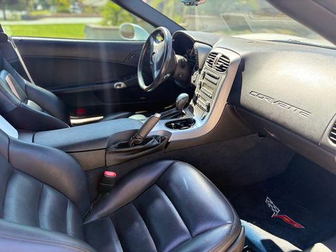 Used 2006 Chevrolet Corvette Convertible w/ Preferred Equipment Group image 5