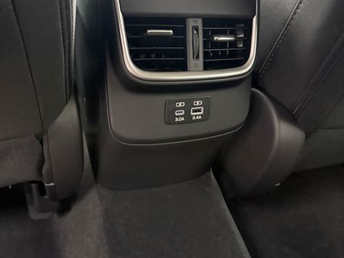 Used 2025 Subaru Outback Premium w/ Popular Package #1A image 10