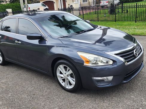 Used 2013 Nissan Altima 2.5 SV image 8