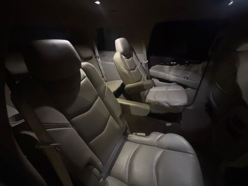 Used 2015 Cadillac Escalade Premium image 8