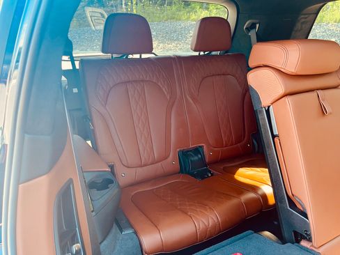 Used 2023 BMW X7 xDrive40i w/ Executive Package AWD/4WD image 13