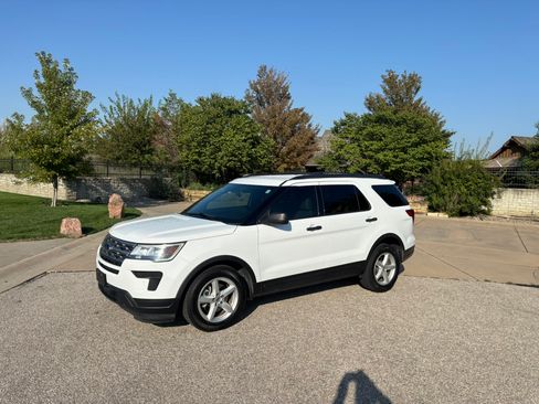 Used 2018 Ford Explorer FWD image 1