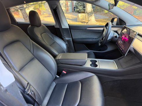 Used 2023 Tesla Model Y Long Range image 6