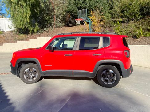 Used 2017 Jeep Renegade Sport w/ Power & Air Group image 2