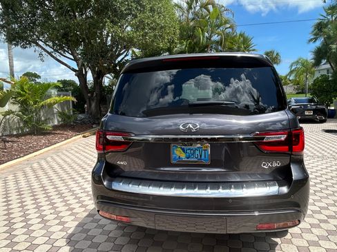 Used 2023 INFINITI QX80 Premium Select w/ Cargo Package AWD/4WD image 2