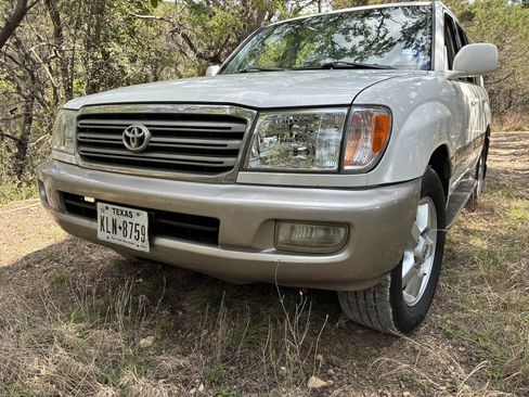 Used 2005 Toyota Land Cruiser AWD/4WD image 14