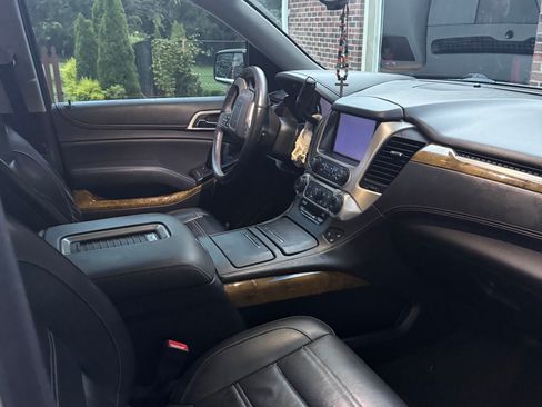 Used 2017 GMC Yukon Denali w/ Open Road Package RWD image 9
