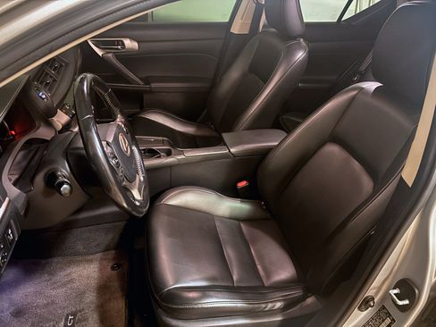 Used 2016 Lexus CT 200h image 13