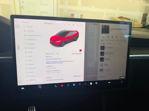 Used 2023 Tesla Model X image 16