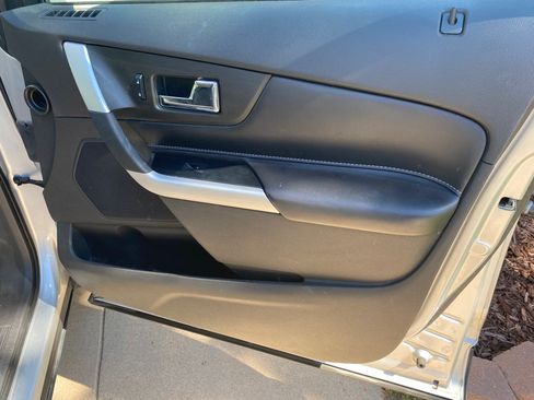 Used 2012 Ford Edge SE FWD image 11