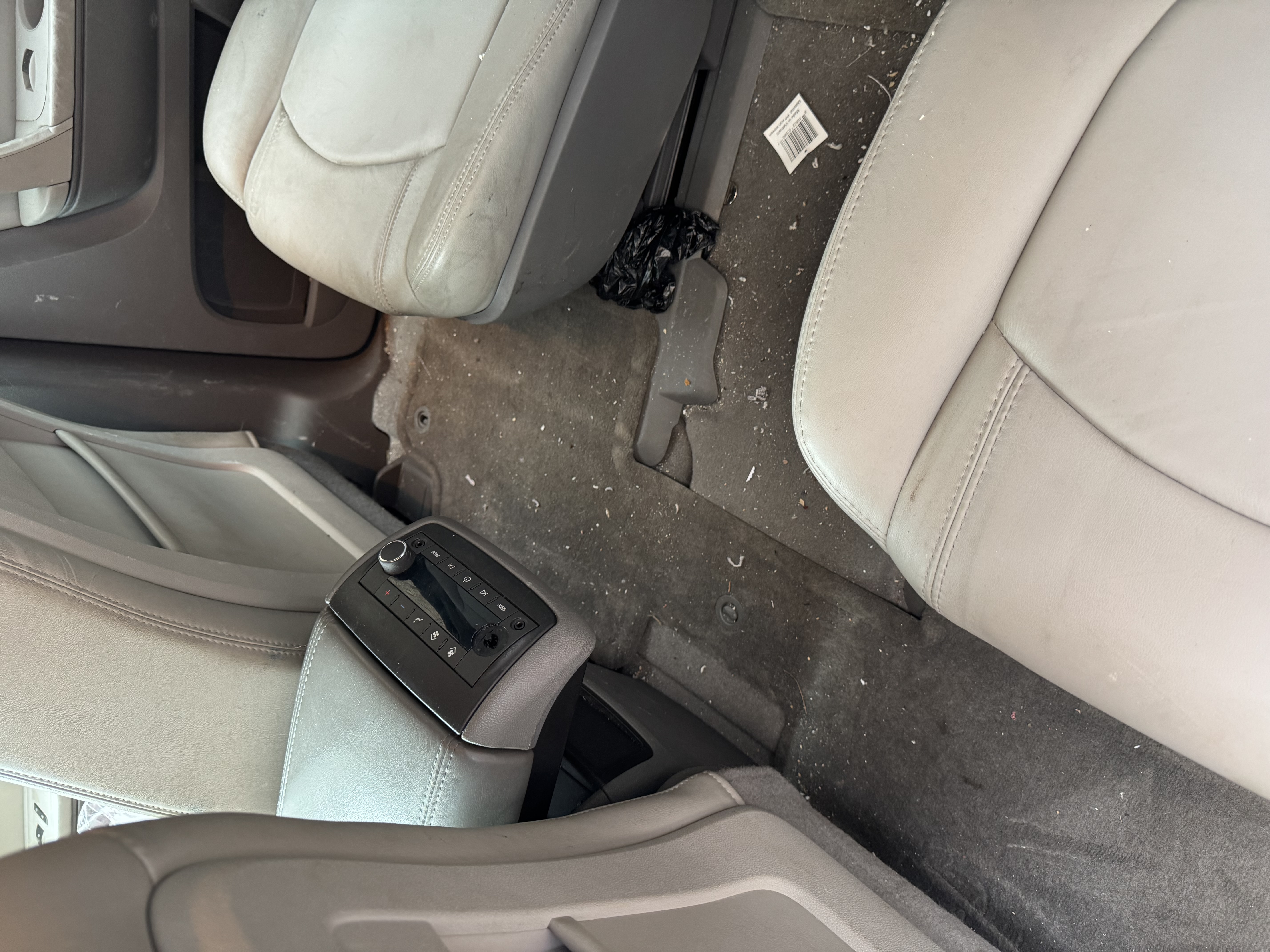 Used 2011 Chevrolet Traverse LT w/ LPO, 'HIT The Road' Package AWD/4WD image 8