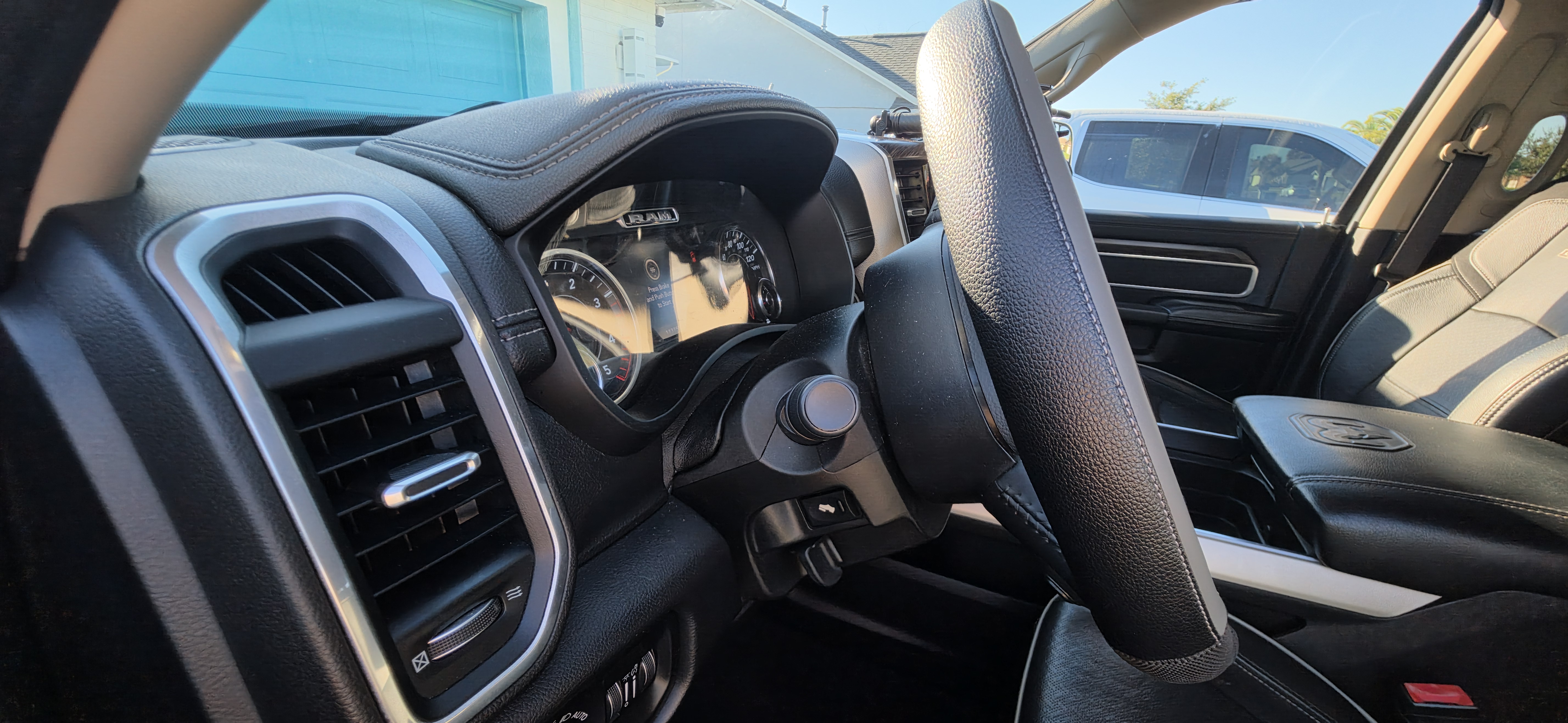 Used 2019 RAM 3500 Laramie AWD/4WD image 18