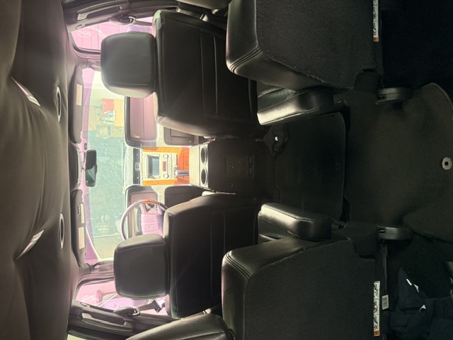 Used 2011 Lincoln Navigator 2WD image 10